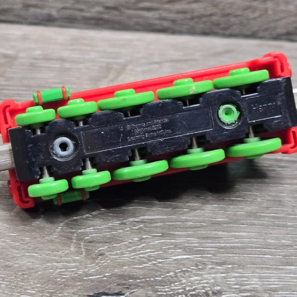 Thomas Friends Diecast Magnetic Henry Train Engine 2002 Take N Play Along